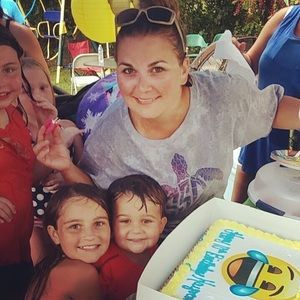 Meet your Posher, Crystal